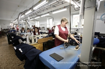 Алексей Русских осмотрел производство швейной фабрики «Бостон»