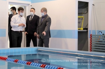 Алексей Русских посетил новый физкультурно-оздоровительный комплекс в микрорайоне «Репино-Искра»